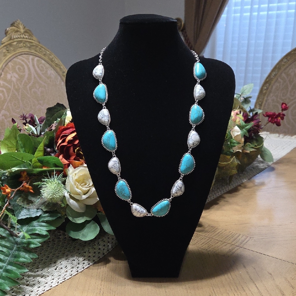 Justin Boots Turquoise and White Necklace